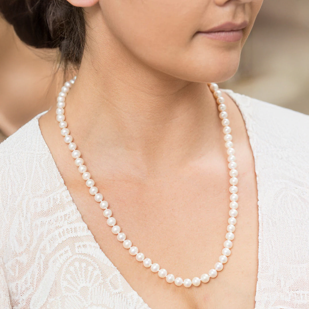 Ikecho Clara Freshwater Pearl Necklace