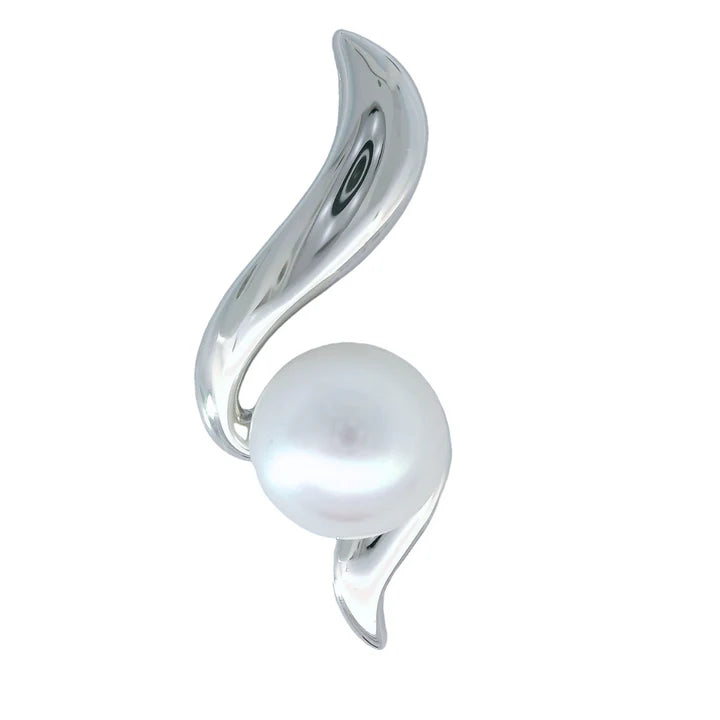 Ikecho Patricia Freshwater Pearl Pendant
