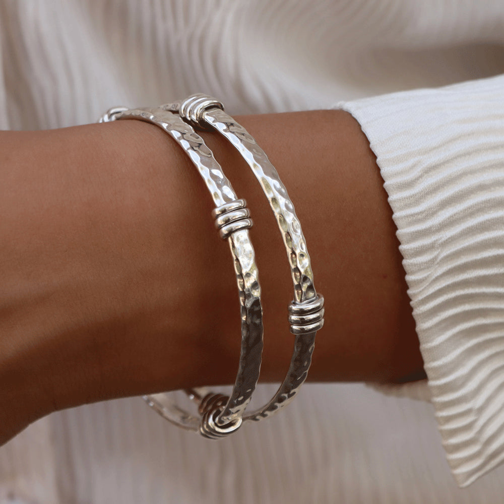 NAJO Silver Amarres Bangle