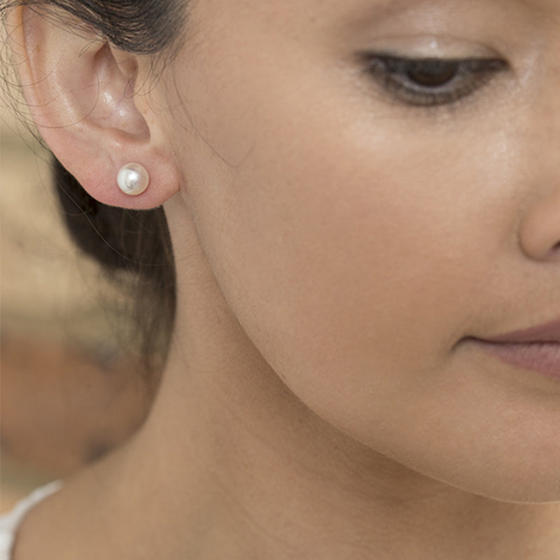 IKECHO The Akoya Studs in 18ct White Gold