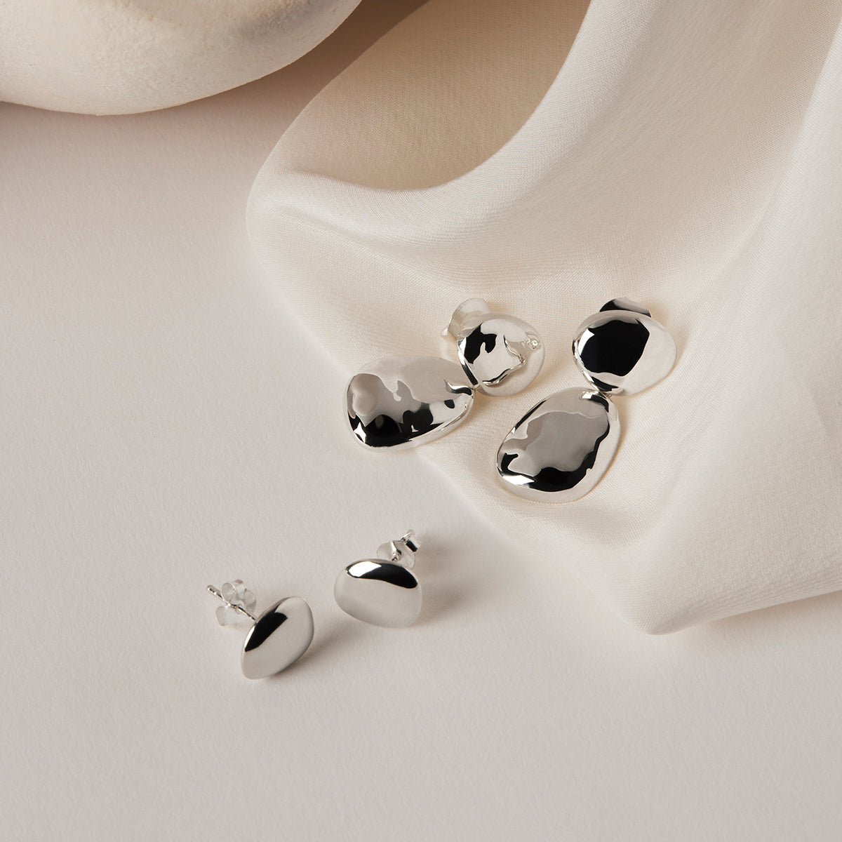 Najo Double Pebblet Silver Stud Earrings